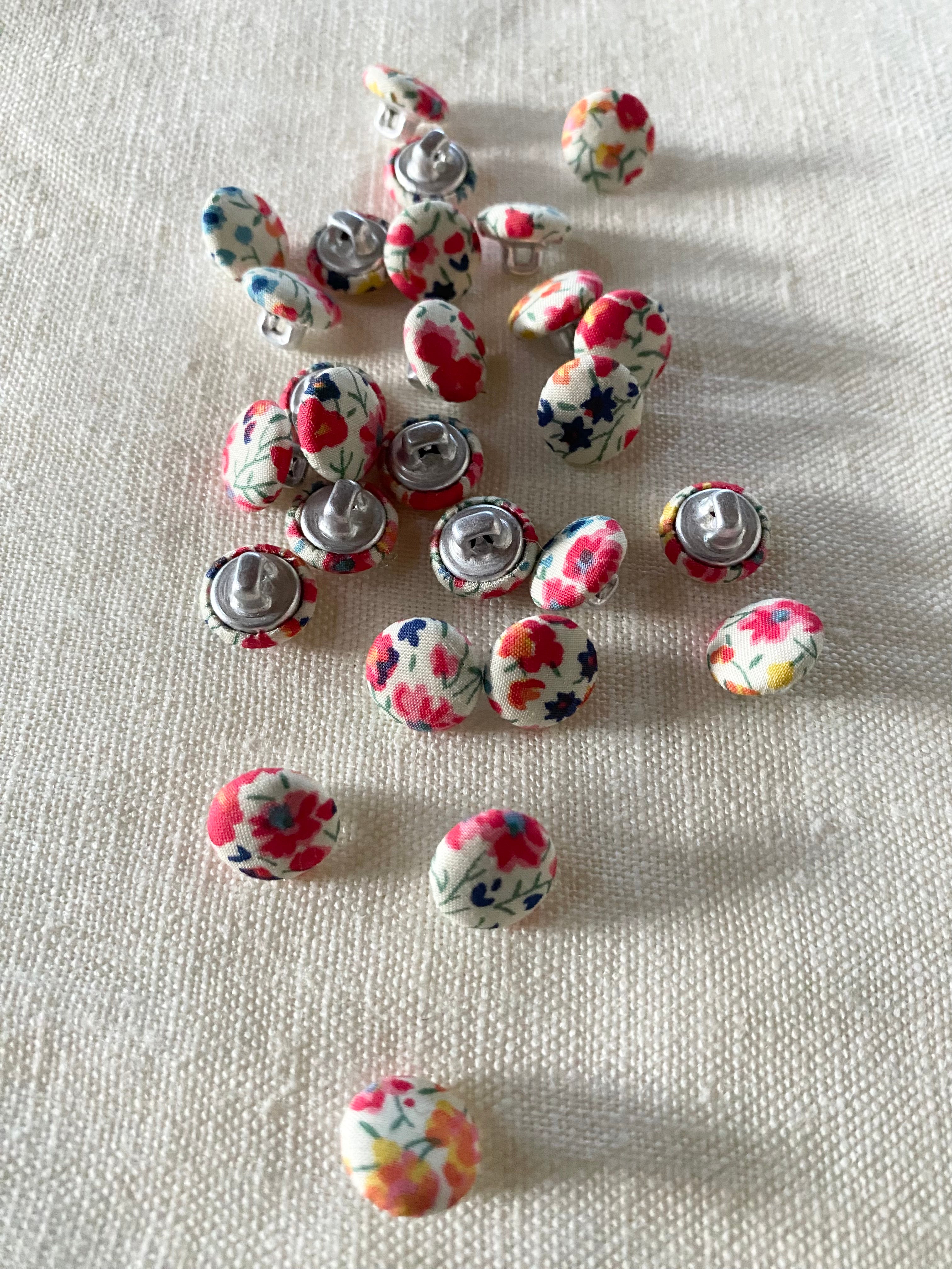 Covered Button Liberty Phoebe Flowers 11.5mm
